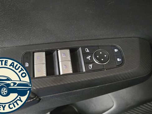 Used 2024 Mitsubishi Outlander SE image 18