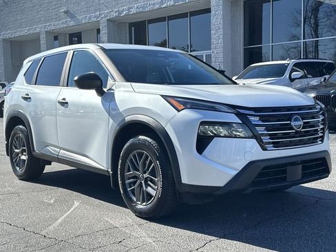 Certified 2025 Nissan Rogue S image 27