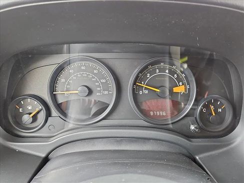 Used 2014 Jeep Patriot Latitude w/ Sun/Sound Group FWD image 10