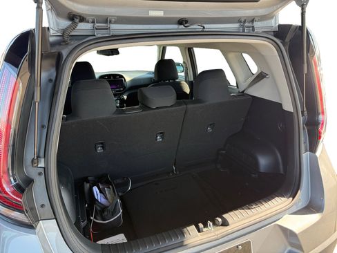 Used 2023 Kia Soul S image 12