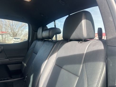 Used 2023 Toyota Tacoma TRD Off-Road w/ TRD Premium Off Road Package image 20