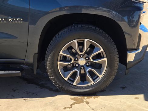 Used 2020 Chevrolet Silverado 1500 LT w/ Texas Edition image 32