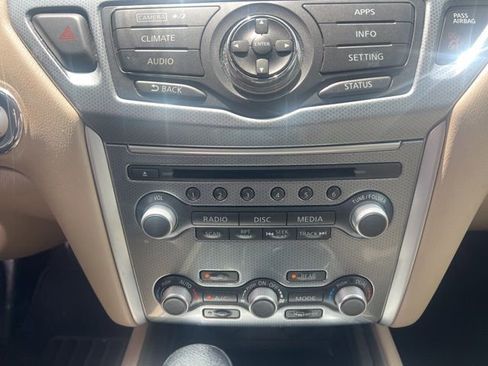 Used 2017 Nissan Pathfinder SL FWD image 35