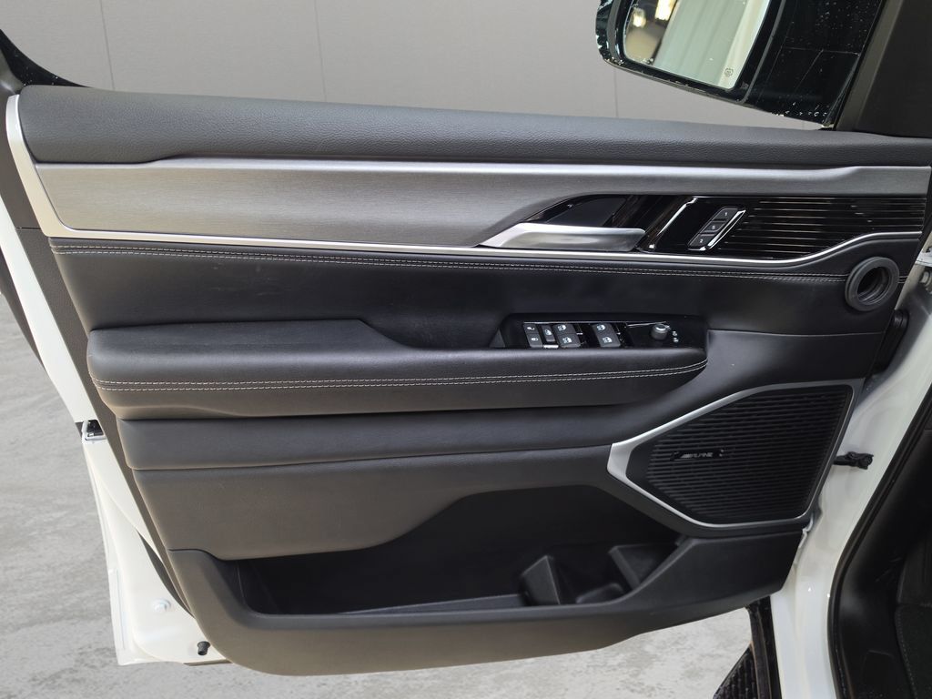 New 2026 Jeep Grand Wagoneer 4WD image 12