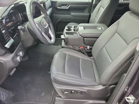 Used 2025 GMC Sierra 1500 SLT image 3