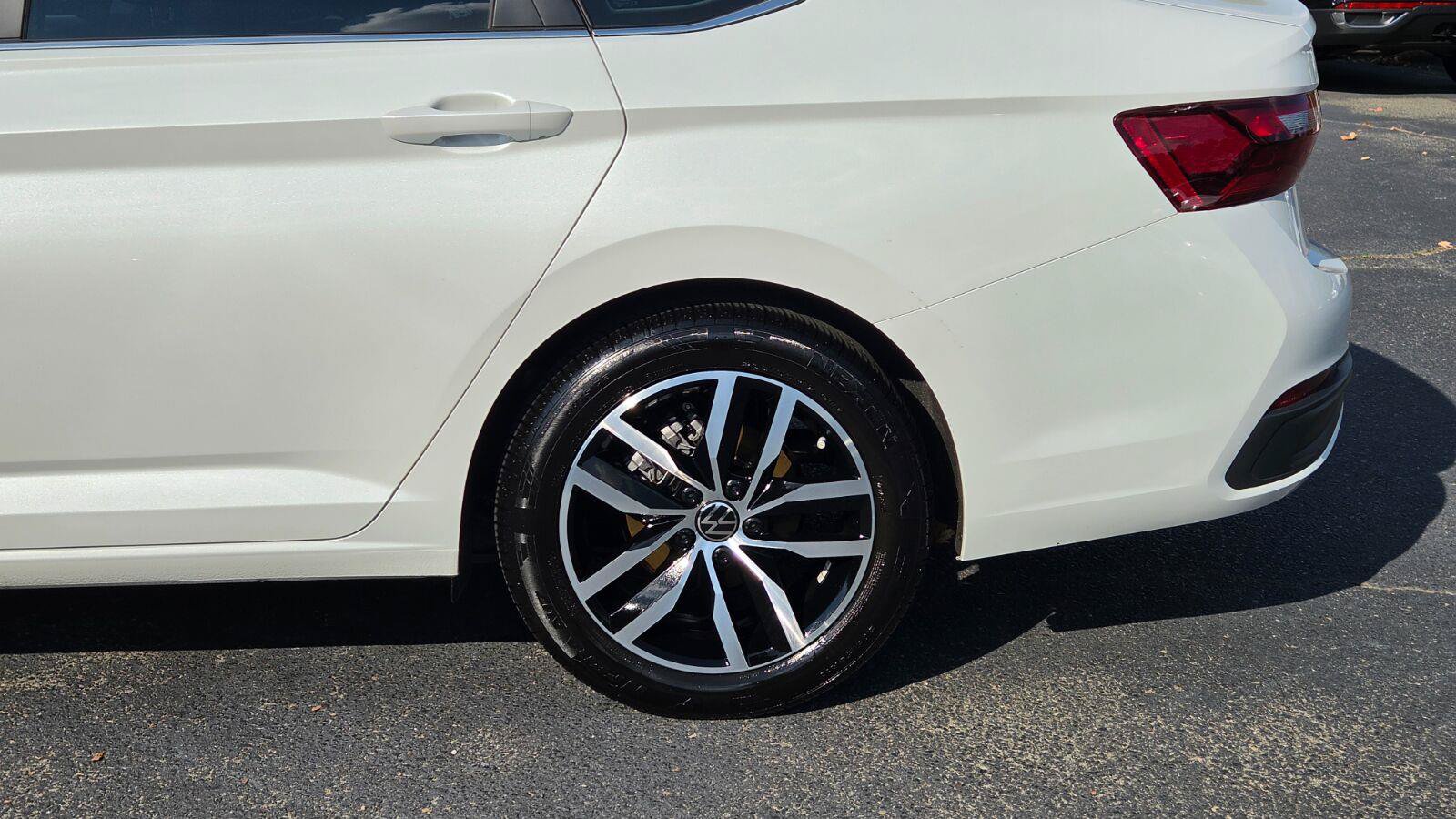 Certified 2026 Volkswagen Jetta SE FWD image 14