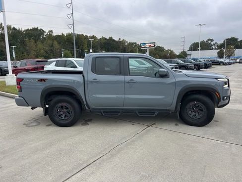 Used 2025 Nissan Frontier PRO-4X w/ Tow Package AWD/4WD image 9
