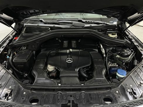 Used 2016 Mercedes-Benz GL 450 4MATIC w/ Premium I Package image 29