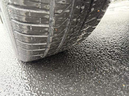 Certified 2024 Volvo XC60 T8 Ultimate w/ Climate Package image 12