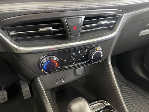 Used 2024 Buick Encore GX Preferred FWD image 18