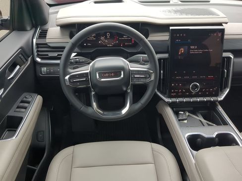 Used 2024 GMC Acadia Elevation w/ Luxury Package image 13