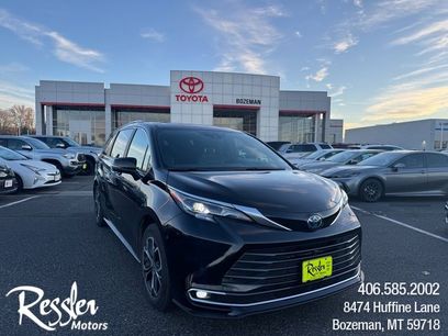 Used 2025 Toyota Sienna Platinum