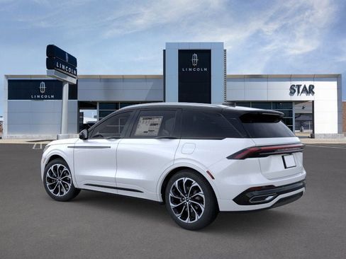 New 2025 Lincoln Nautilus Reserve image 4