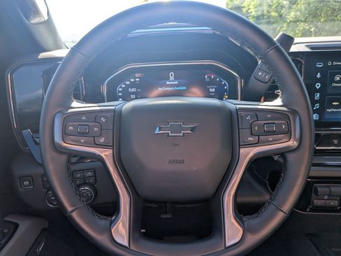 Used 2025 Chevrolet Silverado 2500 ZR2 w/ Technology Package AWD/4WD image 15