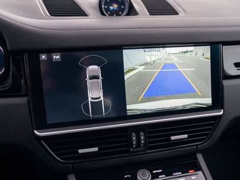 Certified 2020 Porsche Cayenne image 18