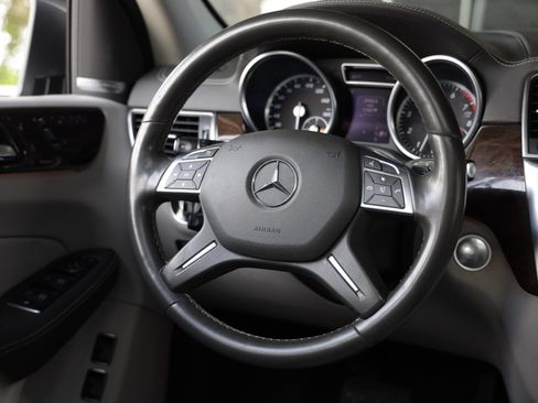 Used 2015 Mercedes-Benz GL 450 4MATIC image 35