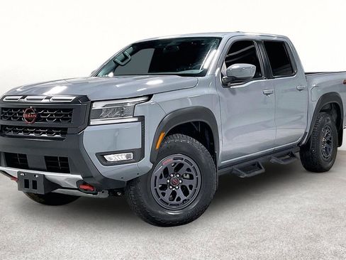 Used 2025 Nissan Frontier PRO-4X AWD/4WD image 14