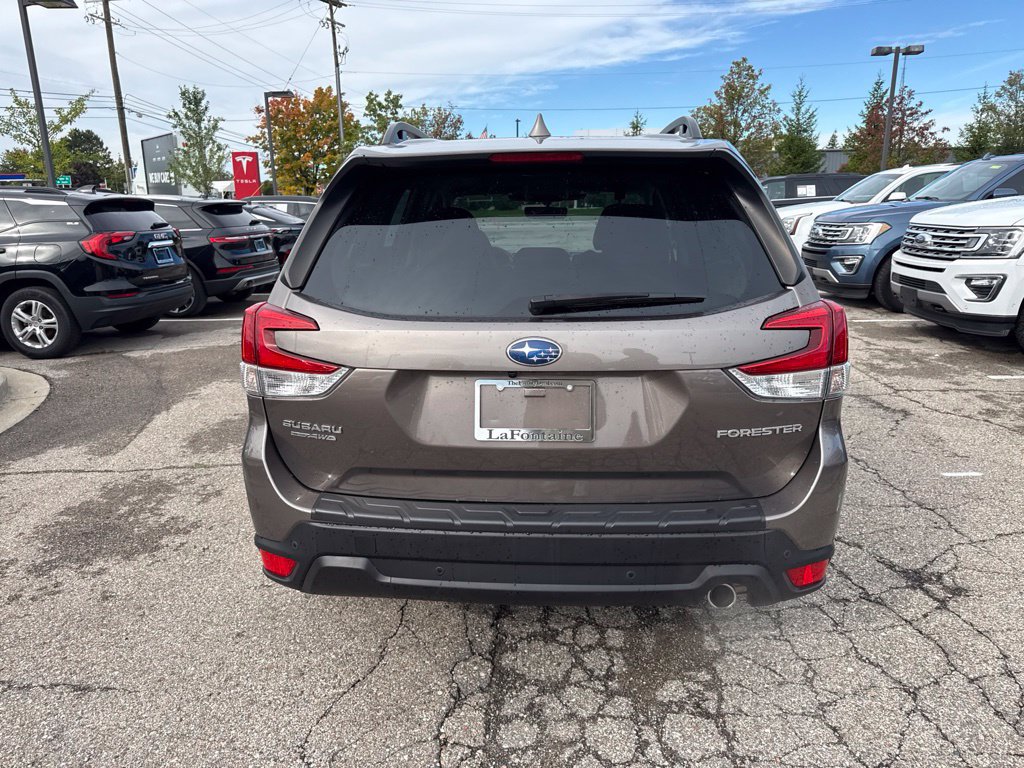 Used 2023 Subaru Forester Limited AWD/4WD image 6