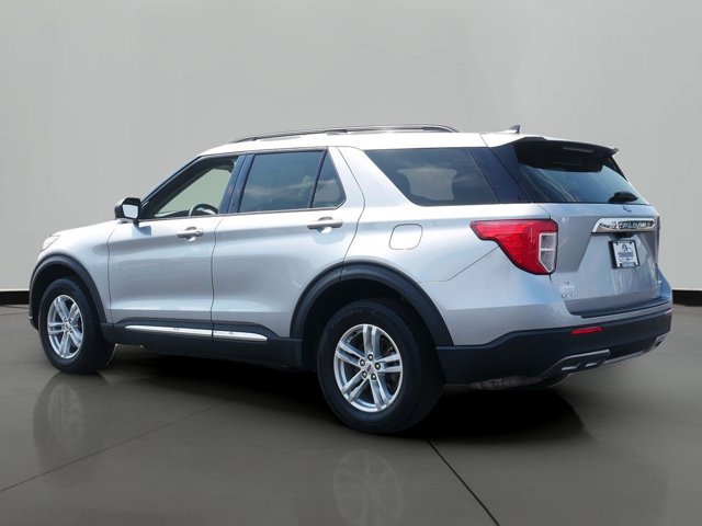 Certified 2023 Ford Explorer XLT w/ Equipment Group 202A AWD/4WD image 3