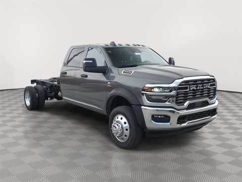 New 2026 RAM 5500 Tradesman w/ Chrome Appearance Group image 2
