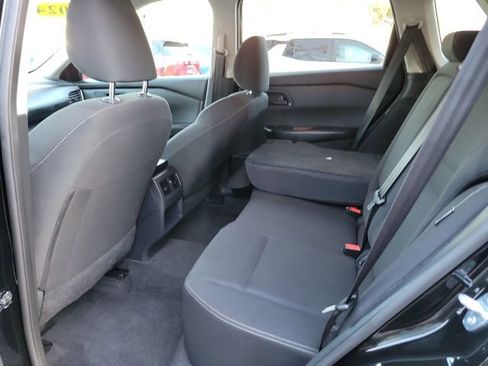 Used 2024 Nissan Rogue S image 9