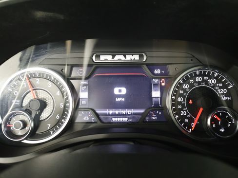 Used 2024 RAM 1500 Laramie image 19