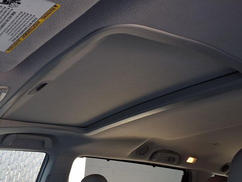 Used 2013 Toyota Sienna XLE FWD image 15