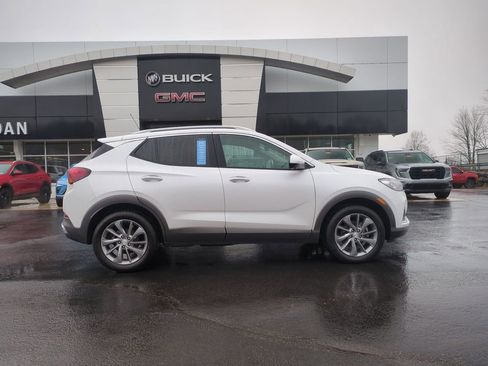 Certified 2022 Buick Encore GX Essence w/ Advanced Technology Package image 4