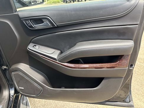 Used 2017 GMC Yukon SLT image 13