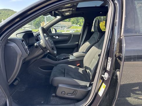 New 2024 Volvo XC40 Recharge Plus w/ Protection Package Premier image 9