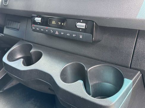 Used 2025 Mercedes-Benz Sprinter 2500 image 17