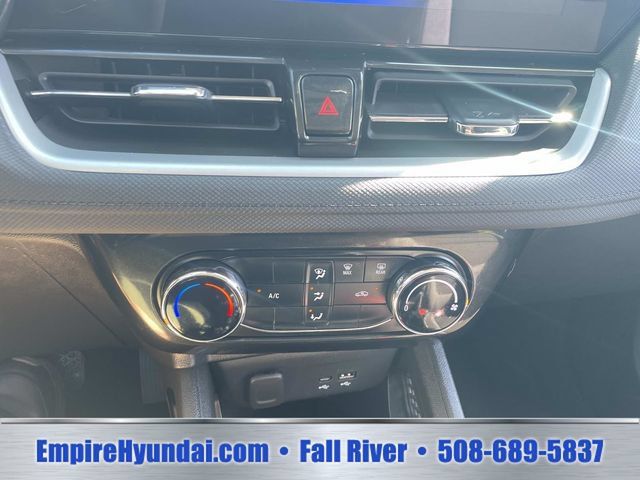 Used 2025 Chevrolet TrailBlazer LT AWD/4WD image 23