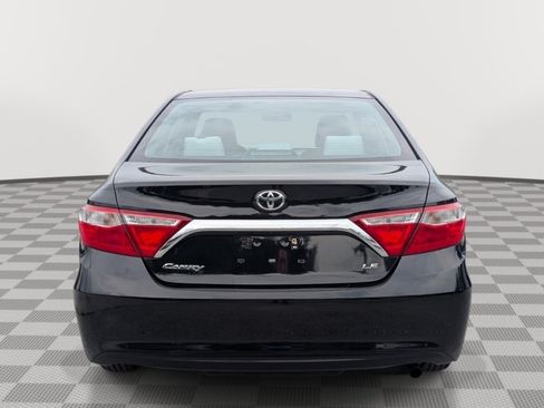 Used 2017 Toyota Camry LE FWD image 4