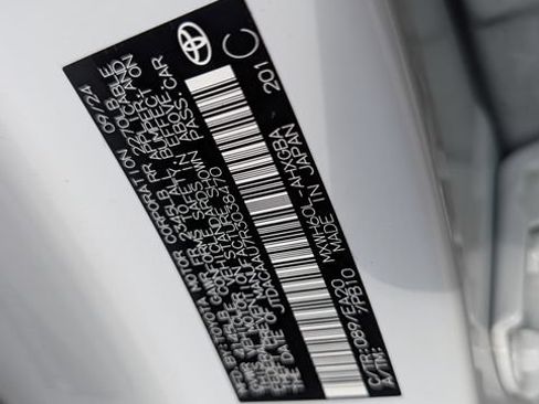Used 2024 Toyota Prius XLE FWD image 34