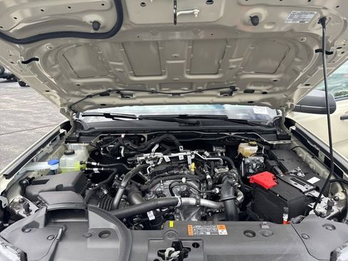 New 2025 Ford Ranger XLT w/ Equipment Group 301A High image 9