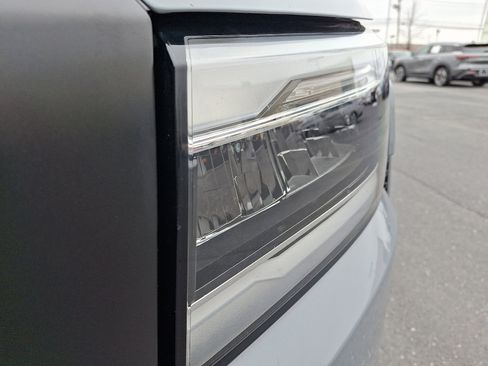 Used 2023 Nissan Frontier PRO-4X w/ Technology Package image 9