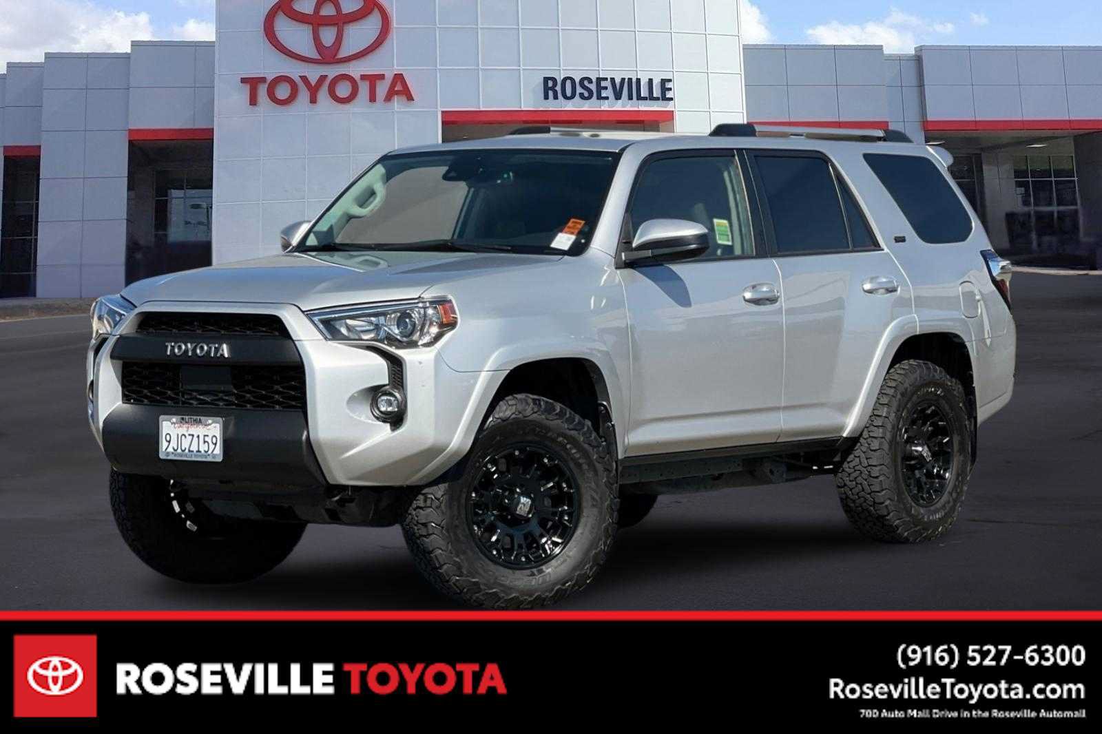 Used 2022 Toyota 4Runner SR5 AWD/4WD image 1