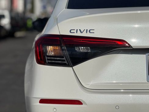 Used 2024 Honda Civic Touring image 8