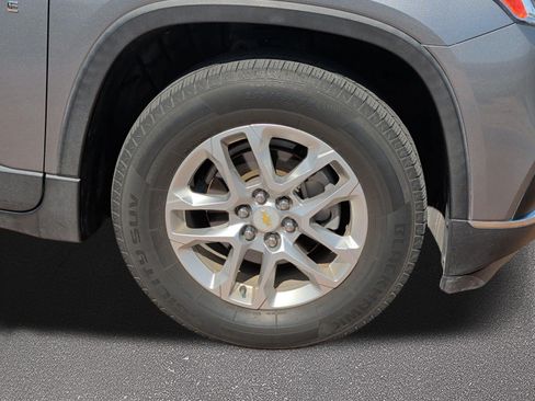 Used 2020 Chevrolet Traverse LT FWD image 7