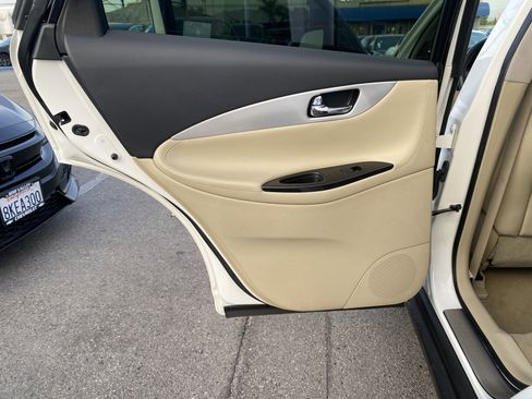 Used 2017 INFINITI QX50 2WD image 17