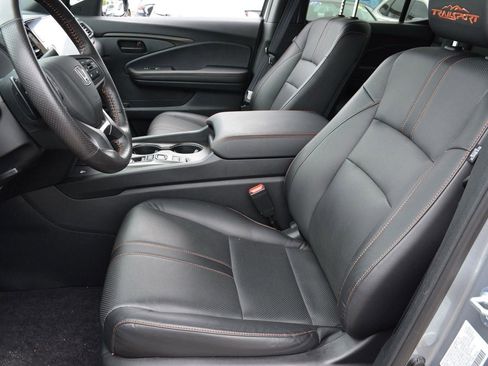 Used 2025 Honda Ridgeline TrailSport image 9