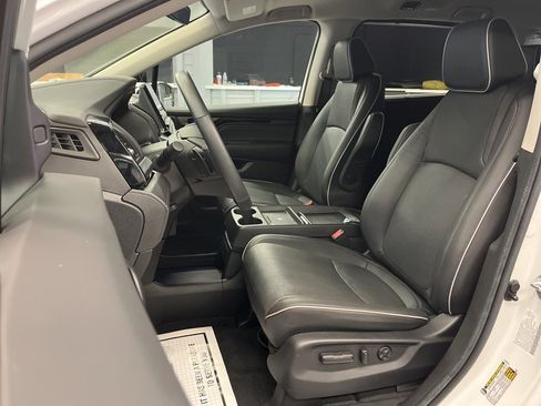 Used 2025 Honda Odyssey Elite image 11