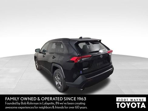 Used 2025 Toyota RAV4 XLE AWD/4WD image 9