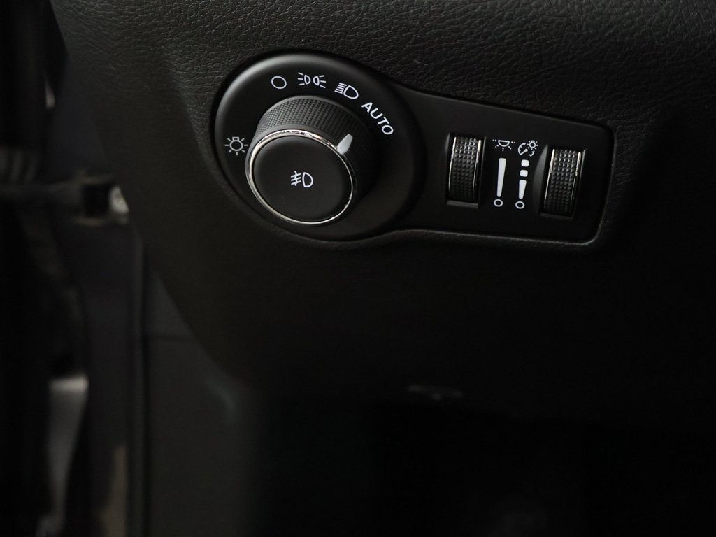 Used 2024 Jeep Compass Limited AWD/4WD image 35