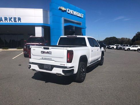 Used 2022 GMC Sierra 1500 AT4 w/ AT4 Preferred Package image 9