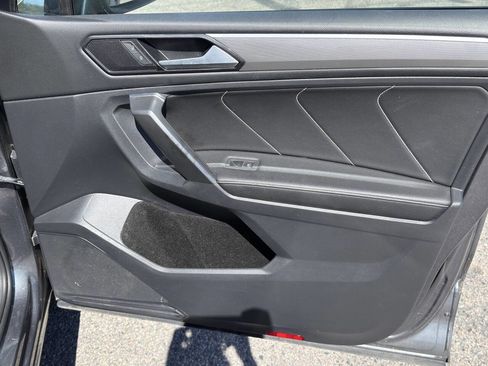 Used 2022 Volkswagen Tiguan SE R-Line image 20