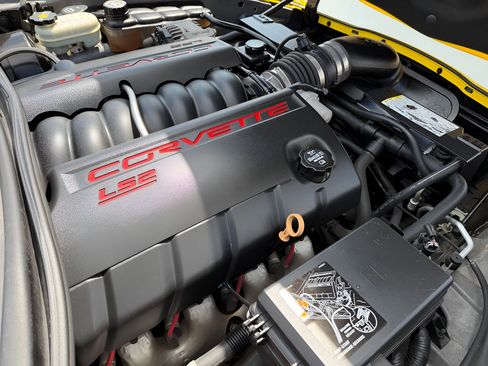 Used 2007 Chevrolet Corvette Coupe w/ Preferred Equipment Group RWD image 31