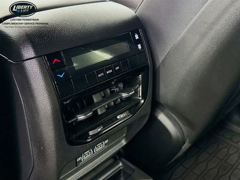 Used 2024 Jeep Grand Cherokee L Laredo image 24