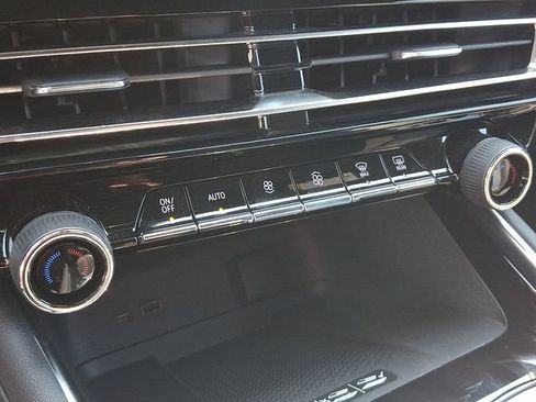 Used 2024 Chevrolet Traverse LT w/ LPO, Floor Liner Package AWD/4WD image 13