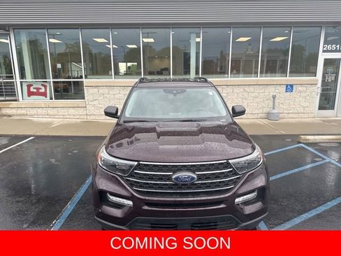 Used 2022 Ford Explorer XLT w/ Equipment Group 202A AWD/4WD image 6